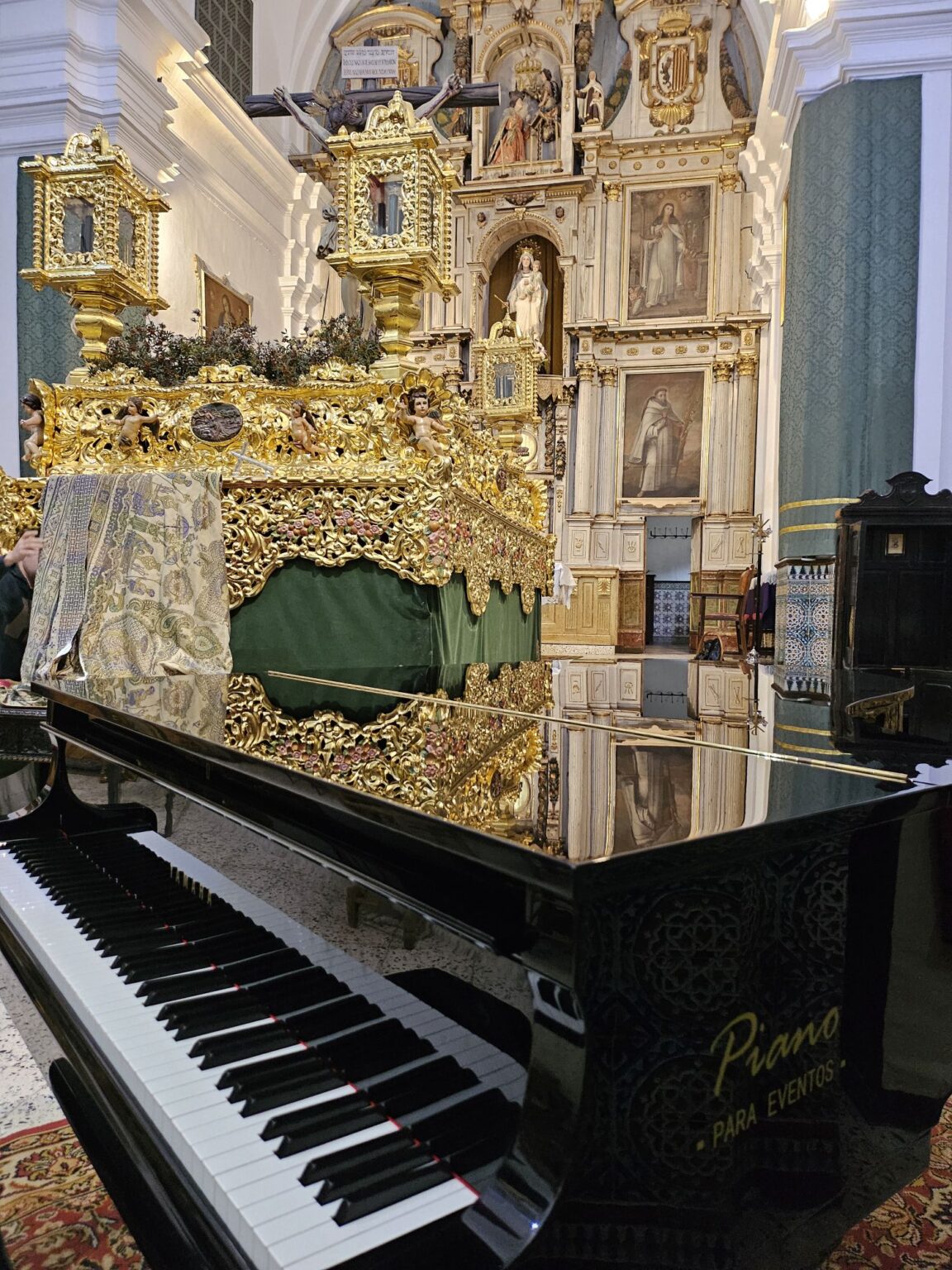 Marchas procesionales con piano de cola