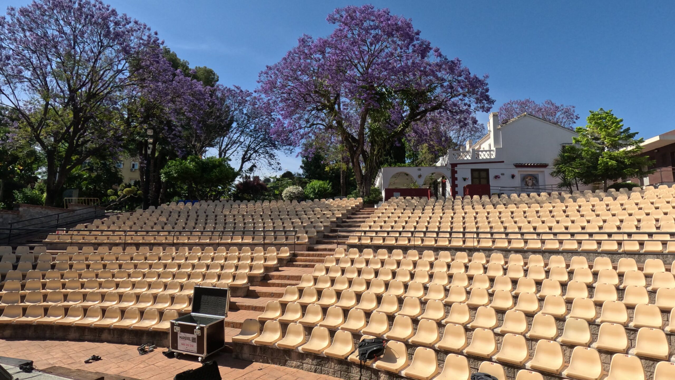 alquiler de piano blanco