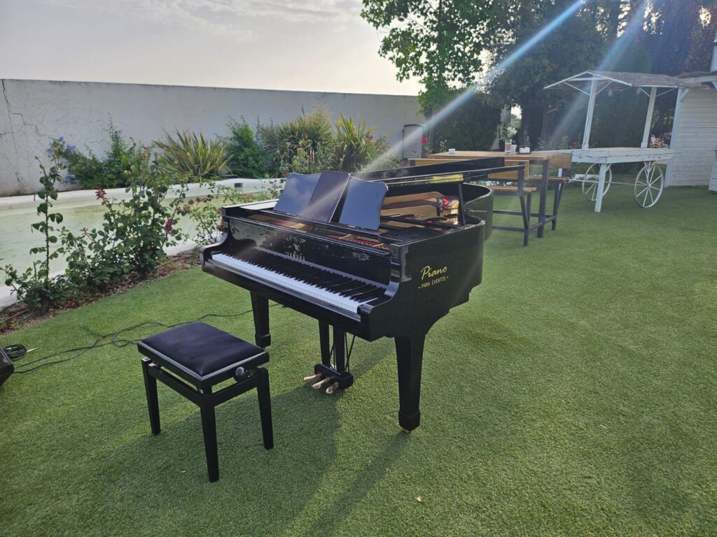 Piano Acústico para bodas en Granada